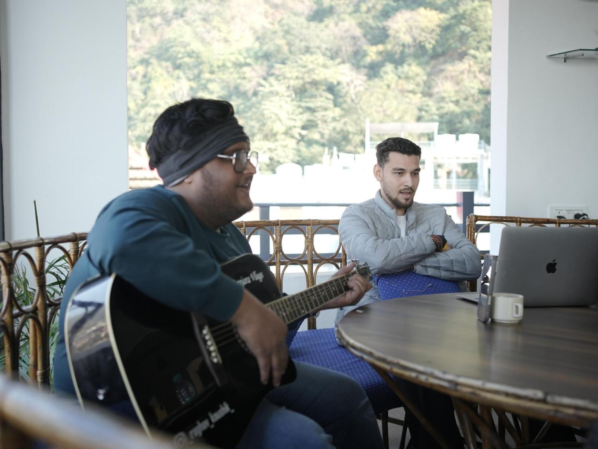 Skyard Rishikesh, Laxman Jhula Hostel Exterior photo