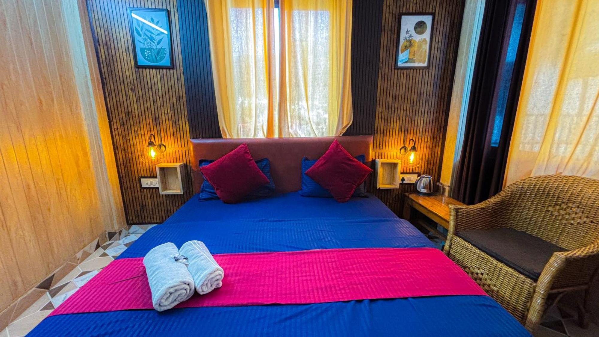 Skyard Rishikesh, Laxman Jhula Hostel Exterior photo